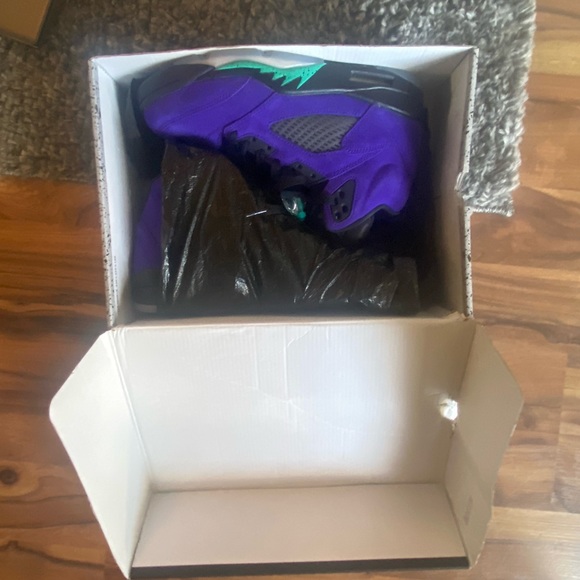 Jordan 5 Alternate Grape Retro - Picture 9 of 10